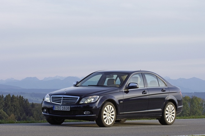 Mercedes-Benz C 180 Kompressor BlueEFFICIENCY Mercedes-Benz C 180 Kompressor BlueEFFICIENCY