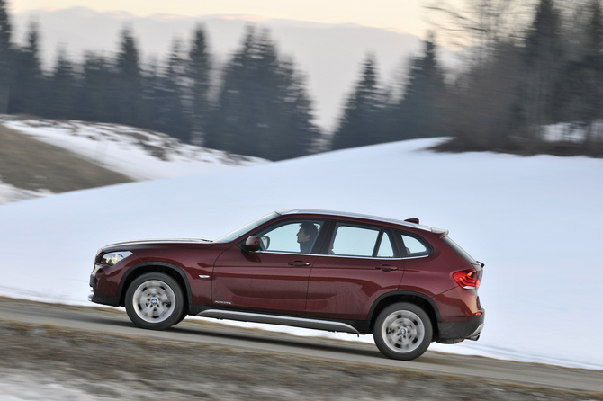 BMW X1 xDrive18d AT BMW X1 xDrive18d AT