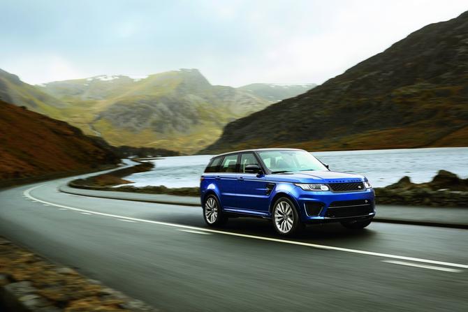 The new sports version has an average consumption of 12.8l/100km and produces 325 g/km of CO2 The new sports version has an average consumption of 12.8l/100km and produces 325 g/km of CO2