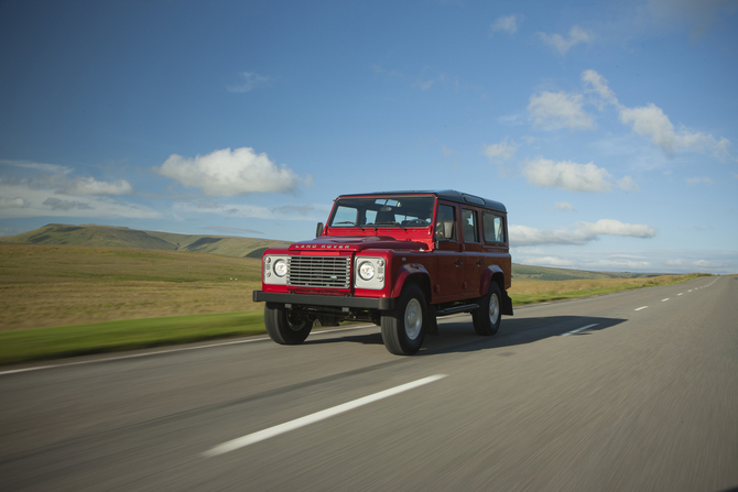 Land Rover Defender 110 SW SE Land Rover Defender 110 SW SE