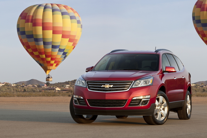 2013 Chevy Traverse Gets New Face, Upgraded Materials and Better Ride 2013 Chevy Traverse Gets New Face, Upgraded Materials and Better Ride