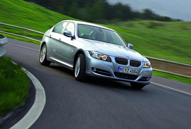 BMW 320d xDrive Navigation (E90) LCI BMW 320d xDrive Navigation (E90) LCI
