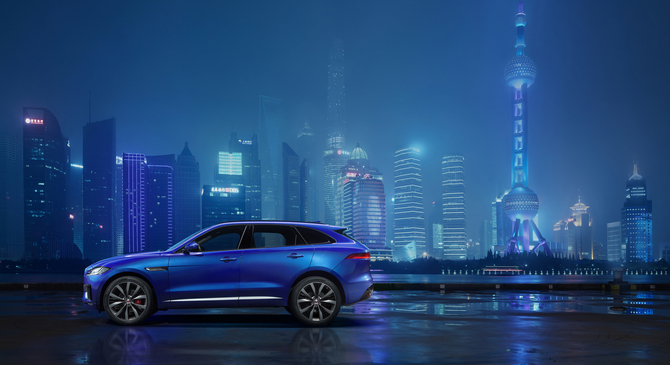 A chegada ao mercado do novo Jaguar F-PACE está agendada para 2016 A chegada ao mercado do novo Jaguar F-PACE está agendada para 2016