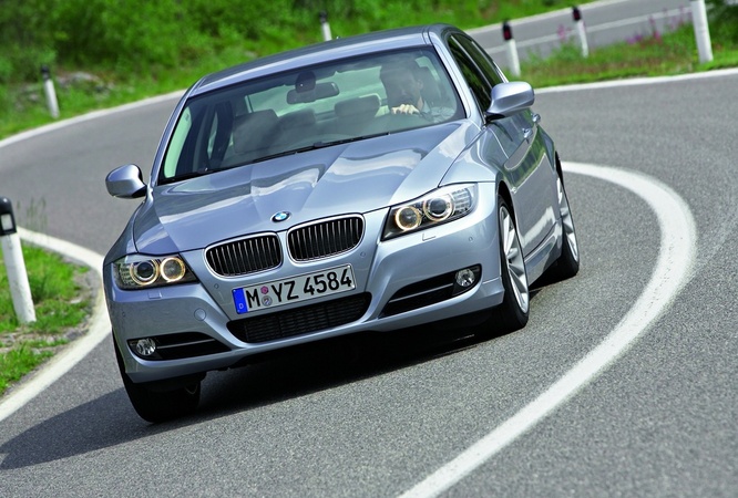 BMW 318d Sport (E90) LCI BMW 318d Sport (E90) LCI