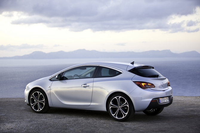 Opel Astra GTC 1.4 Turbo Active Select Opel Astra GTC 1.4 Turbo Active Select