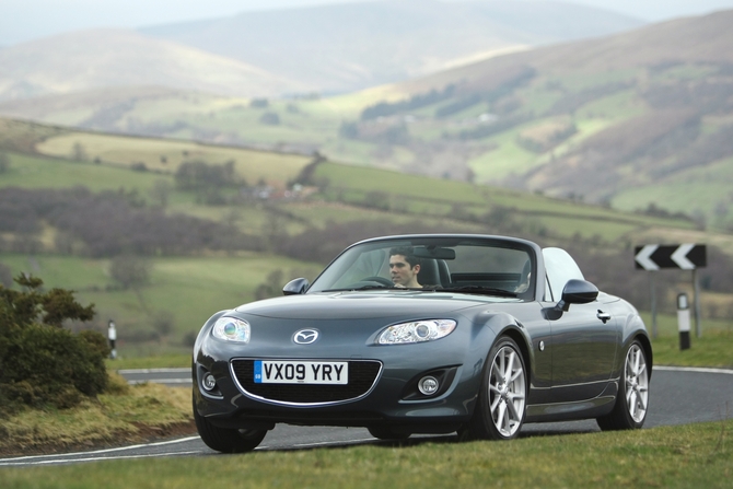 Mazda MX-5 Coupé Cabriolet 1.8i SE Mazda MX-5 Coupé Cabriolet 1.8i SE