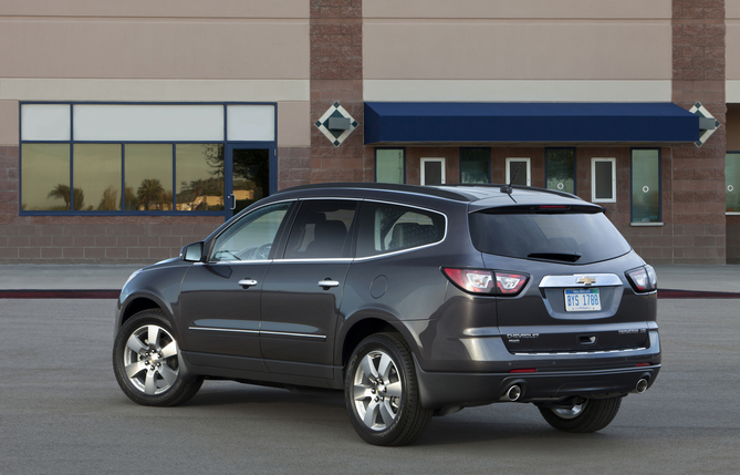 2013 Chevy Traverse Gets New Face, Upgraded Materials and Better Ride 2013 Chevy Traverse Gets New Face, Upgraded Materials and Better Ride