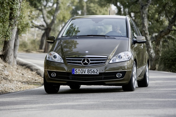 Mercedes-Benz A 180 Coupe BlueEfficiency (FL) Mercedes-Benz A 180 Coupe BlueEfficiency (FL)