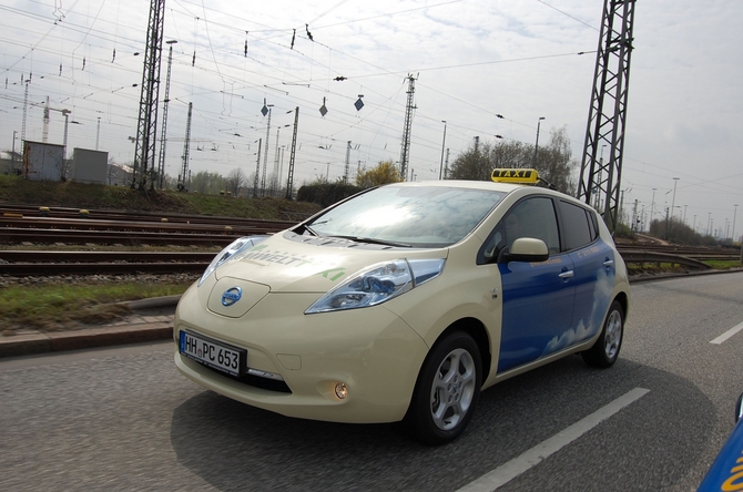 Wichtig für den Einsatz des Leaf ist die Verfügbarkeit eines Schnelladesystems Wichtig für den Einsatz des Leaf ist die Verfügbarkeit eines Schnelladesystems