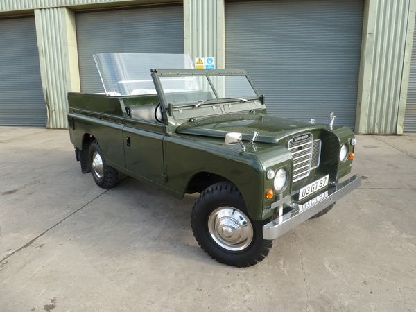 Land Rover Series III Royal Review State V Land Rover Series III Royal Review State V