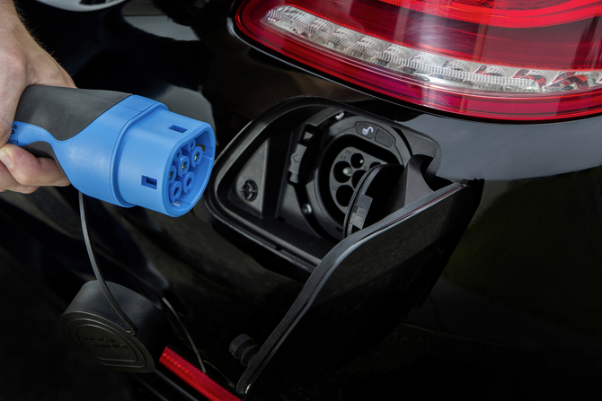 Mercedes-Benz S 500 Plug-In Hybrid Mercedes-Benz S 500 Plug-In Hybrid