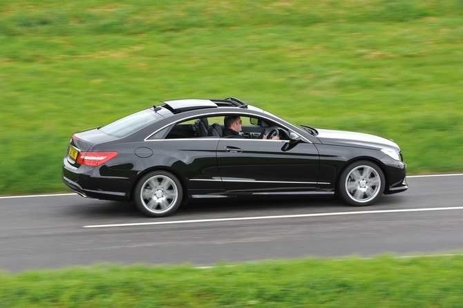 Mercedes-Benz E250 Coupe CDI BlueEFF. Sport Mercedes-Benz E250 Coupe CDI BlueEFF. Sport