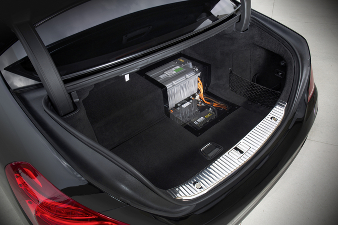Mercedes-Benz S 500 Plug-In Hybrid Mercedes-Benz S 500 Plug-In Hybrid
