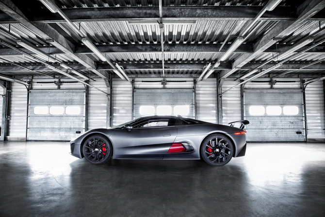 People involved in the project reported that the car is being adapted so that it can be used in the filming People involved in the project reported that the car is being adapted so that it can be used in the filming