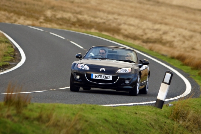 Mazda MX-5 Coupé Cabriolet 2.0i Kendo Mazda MX-5 Coupé Cabriolet 2.0i Kendo