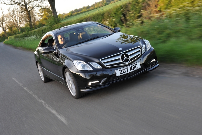 Mercedes-Benz E220 Coupe CDI BlueEFF. SE Mercedes-Benz E220 Coupe CDI BlueEFF. SE