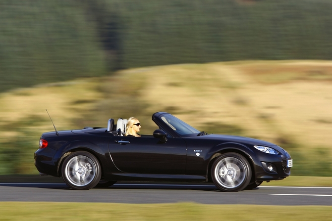 Mazda MX-5 Coupé Cabriolet 2.0i Kendo Mazda MX-5 Coupé Cabriolet 2.0i Kendo