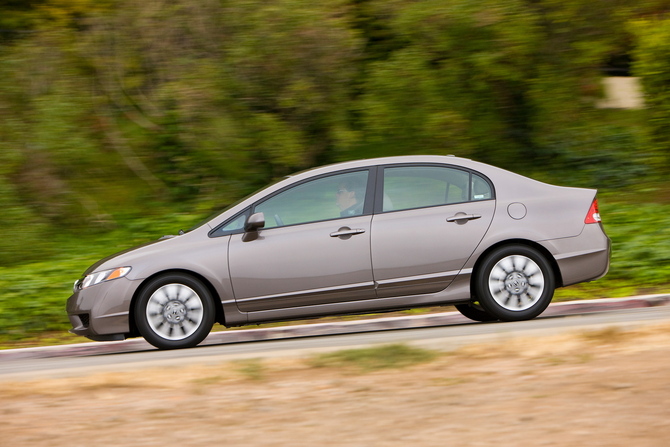 Honda Civic DX 5-Spd AT Honda Civic DX 5-Spd AT