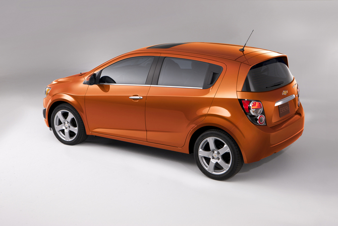 Chevrolet Sonic 1.8L DOHC I-4 Chevrolet Sonic 1.8L DOHC I-4