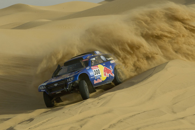 Carlos Sainz Working Closely with Volkswagen to Develop WRC Car Carlos Sainz Working Closely with Volkswagen to Develop WRC Car