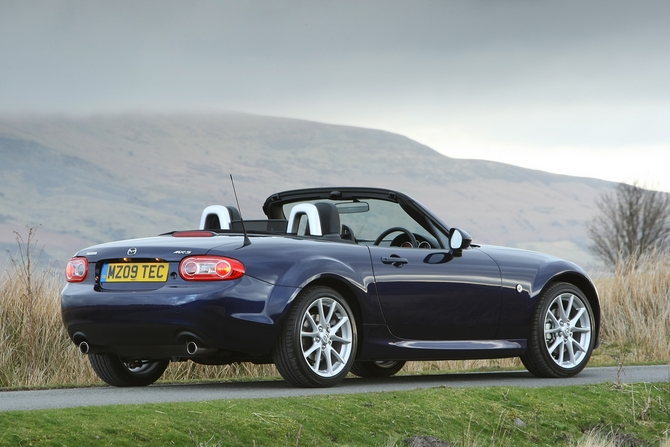 Mazda MX-5 Open 2.0i Sport Tech Mazda MX-5 Open 2.0i Sport Tech