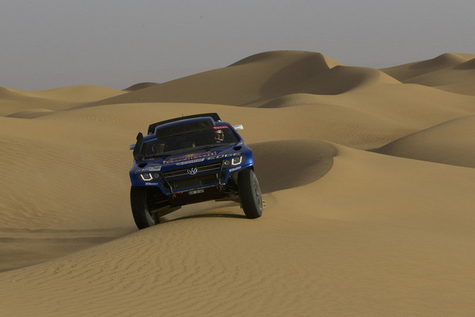 Carlos Sainz Working Closely with Volkswagen to Develop WRC Car Carlos Sainz Working Closely with Volkswagen to Develop WRC Car