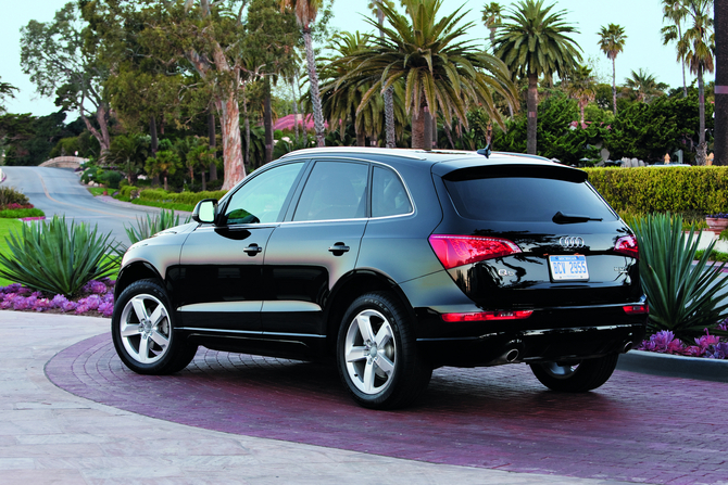 Audi Q5 2.0T quattro Tiptronic Premium Audi Q5 2.0T quattro Tiptronic Premium