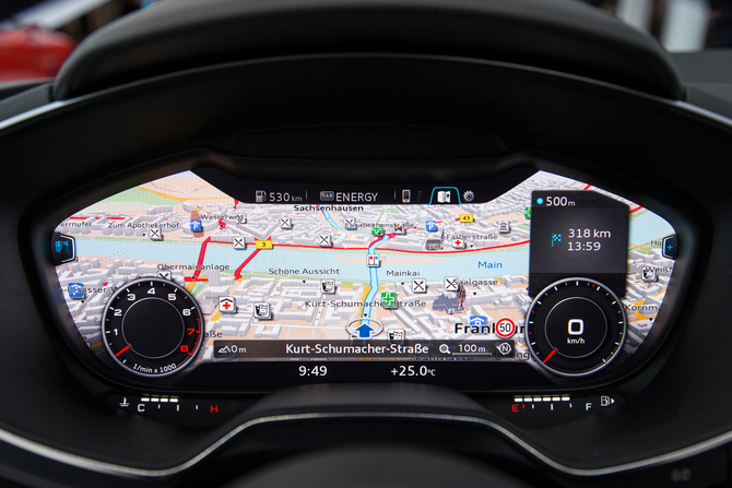 Nearly the entire center console can display the navigation map Nearly the entire center console can display the navigation map