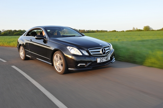 Mercedes-Benz E250 Coupe CGI BlueEFF. SE Mercedes-Benz E250 Coupe CGI BlueEFF. SE