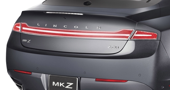 It believes so much in the car that it put 'Lincoln across the rear' It believes so much in the car that it put 'Lincoln across the rear'
