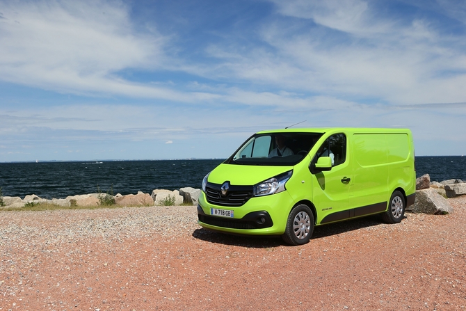 Renault Master Furgão Cabina Prolongada 7L Tracção L2 3.3T 2.3 dCi Renault Master Furgão Cabina Prolongada 7L Tracção L2 3.3T 2.3 dCi