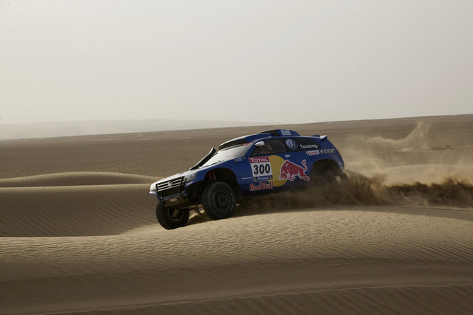 Carlos Sainz Working Closely with Volkswagen to Develop WRC Car Carlos Sainz Working Closely with Volkswagen to Develop WRC Car