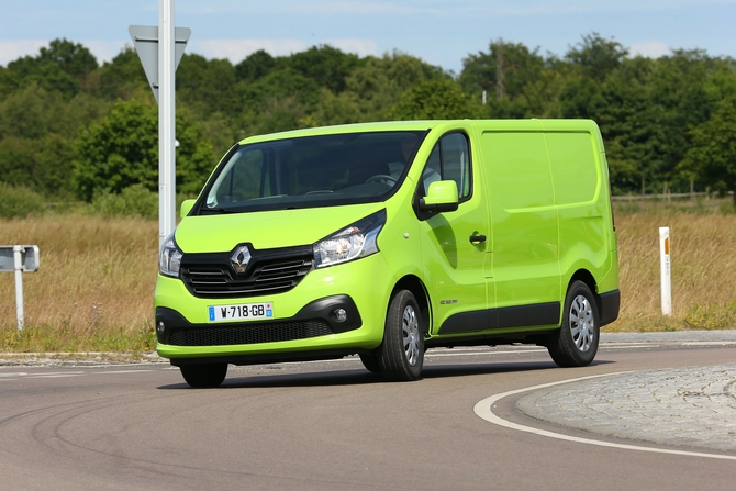 Renault Master Furgão Cabina Prolongada 7L Tracção L2 3.3T 2.3 dCi S&S Renault Master Furgão Cabina Prolongada 7L Tracção L2 3.3T 2.3 dCi S&S