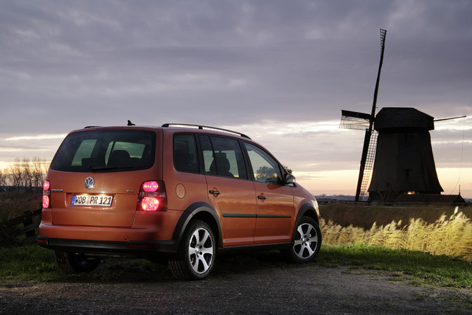 Volkswagen CrossTouran 1.4 Twincharger DSG Volkswagen CrossTouran 1.4 Twincharger DSG