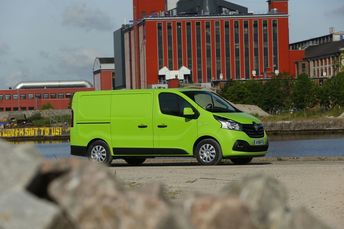 Renault Master Furgão Cabina Prolongada 7L Tracção L2 3.5T 2.3 dCi Renault Master Furgão Cabina Prolongada 7L Tracção L2 3.5T 2.3 dCi
