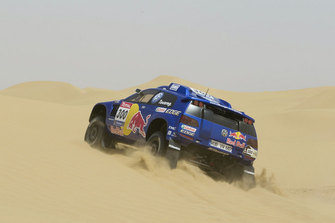Carlos Sainz Working Closely with Volkswagen to Develop WRC Car Carlos Sainz Working Closely with Volkswagen to Develop WRC Car