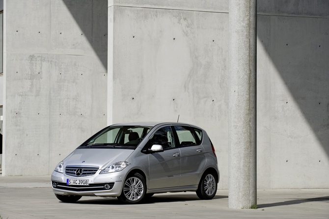 Mercedes-Benz A 160 BlueEfficiency (FL) Mercedes-Benz A 160 BlueEfficiency (FL)