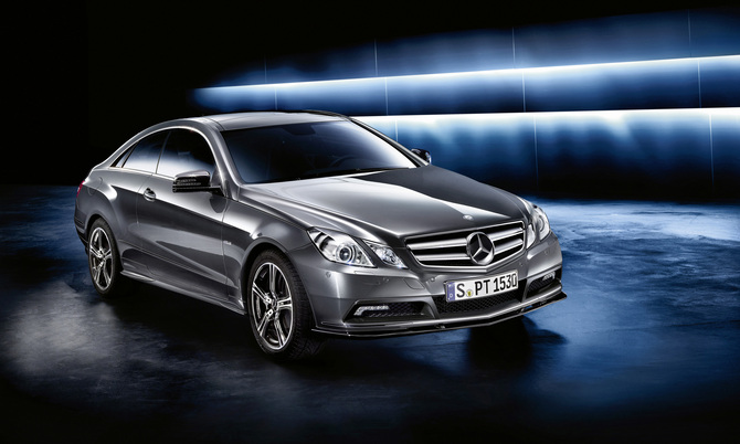 Mercedes-Benz E Coupé 200 CGI BlueEfficiency Auto Mercedes-Benz E Coupé 200 CGI BlueEfficiency Auto
