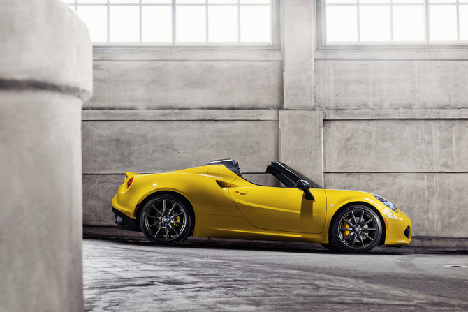 The big difference between the 4C and 4C Spider is the retractable roof, which will initially be in fabric The big difference between the 4C and 4C Spider is the retractable roof, which will initially be in fabric