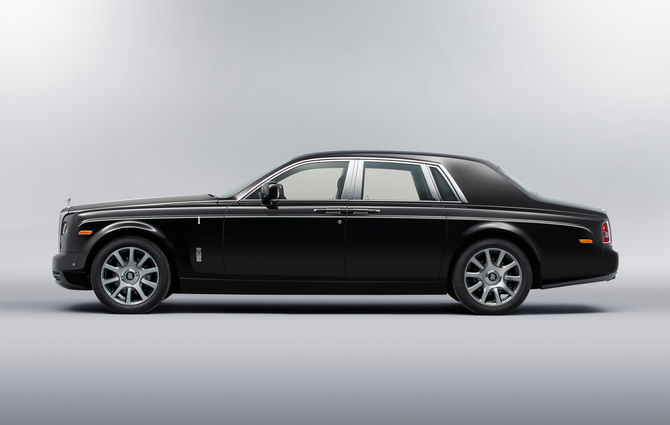 Rolls-Royce Shows Art Deco Inspired Cars in Paris Rolls-Royce Shows Art Deco Inspired Cars in Paris