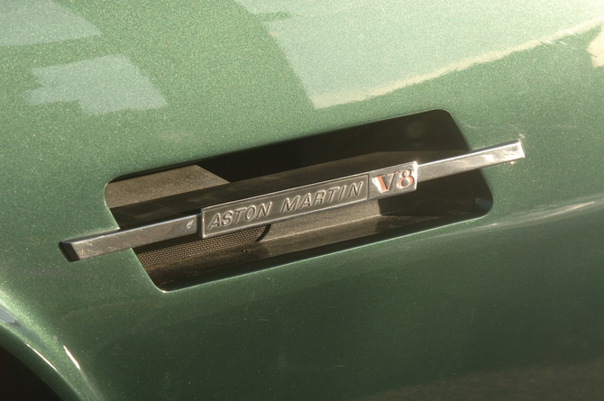 Aston Martin AMV8 Aston Martin AMV8
