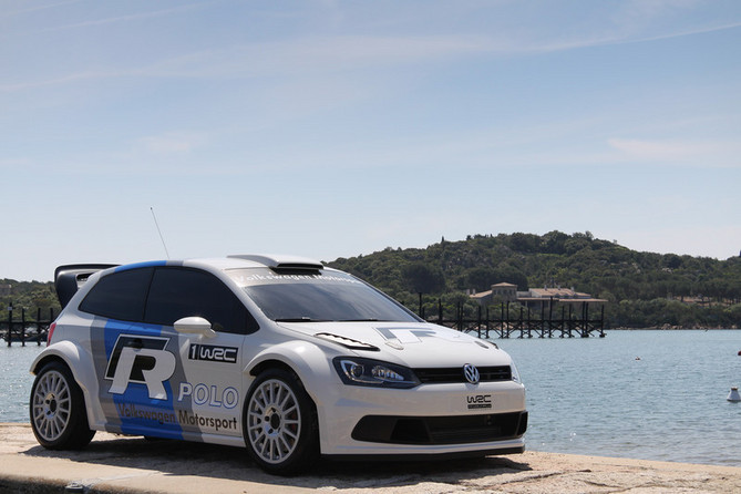 Carlos Sainz Working Closely with Volkswagen to Develop WRC Car Carlos Sainz Working Closely with Volkswagen to Develop WRC Car