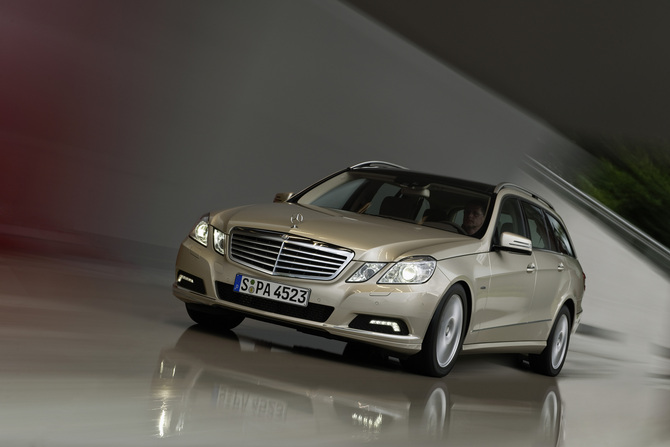 Mercedes-Benz E 350 CDI Station BlueEfficiency Auto Mercedes-Benz E 350 CDI Station BlueEfficiency Auto