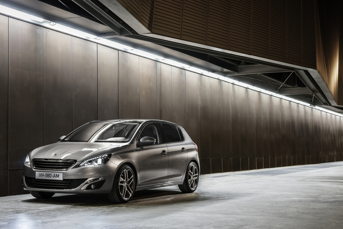 Peugeot 308 Allure 1.6 BlueHDi Peugeot 308 Allure 1.6 BlueHDi