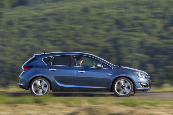 Opel Astra 1.4 Turbo FlexFuel Selection Opel Astra 1.4 Turbo FlexFuel Selection
