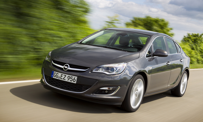 Opel Astra 1.6 CDTI Executive Opel Astra 1.6 CDTI Executive