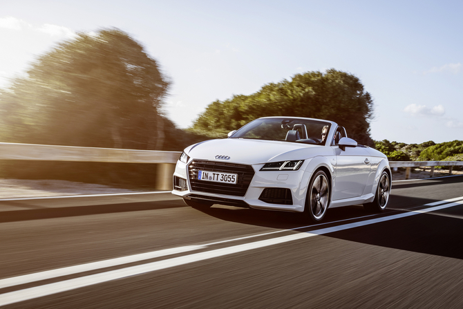 Audi TT Roadster 2.0 TFSI quattro S tronic Audi TT Roadster 2.0 TFSI quattro S tronic