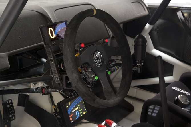 Carlos Sainz Working Closely with Volkswagen to Develop WRC Car Carlos Sainz Working Closely with Volkswagen to Develop WRC Car