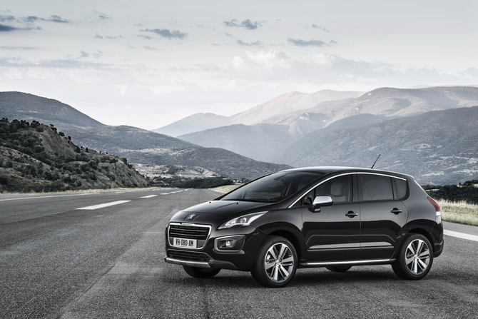 A frente do 3008 também foi alterada, à semelhança dos outros modelos da marca A frente do 3008 também foi alterada, à semelhança dos outros modelos da marca