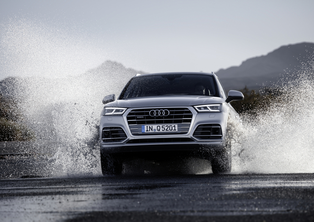Audi Q5 3.0 TDI quattro S tronic Audi Q5 3.0 TDI quattro S tronic